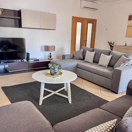 Silver Globe Албуфейра