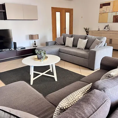 Villa Silver Globe *