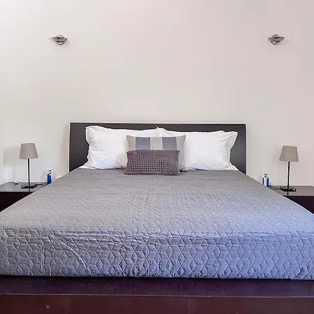 Villa Silver Globe