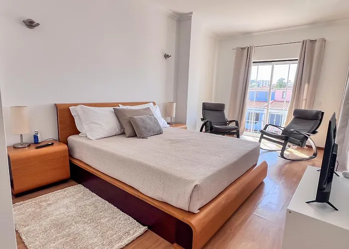 Villa Silver Globe