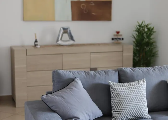 Willa Silver Globe *