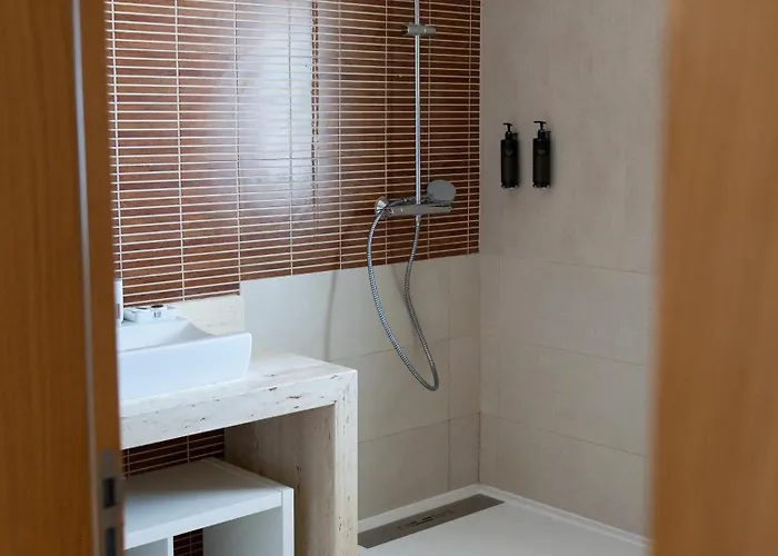 Willa Silver Globe *